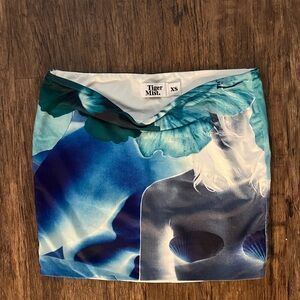 Tiger mist contemporary print mini skirt, never worn, like new, Size xs